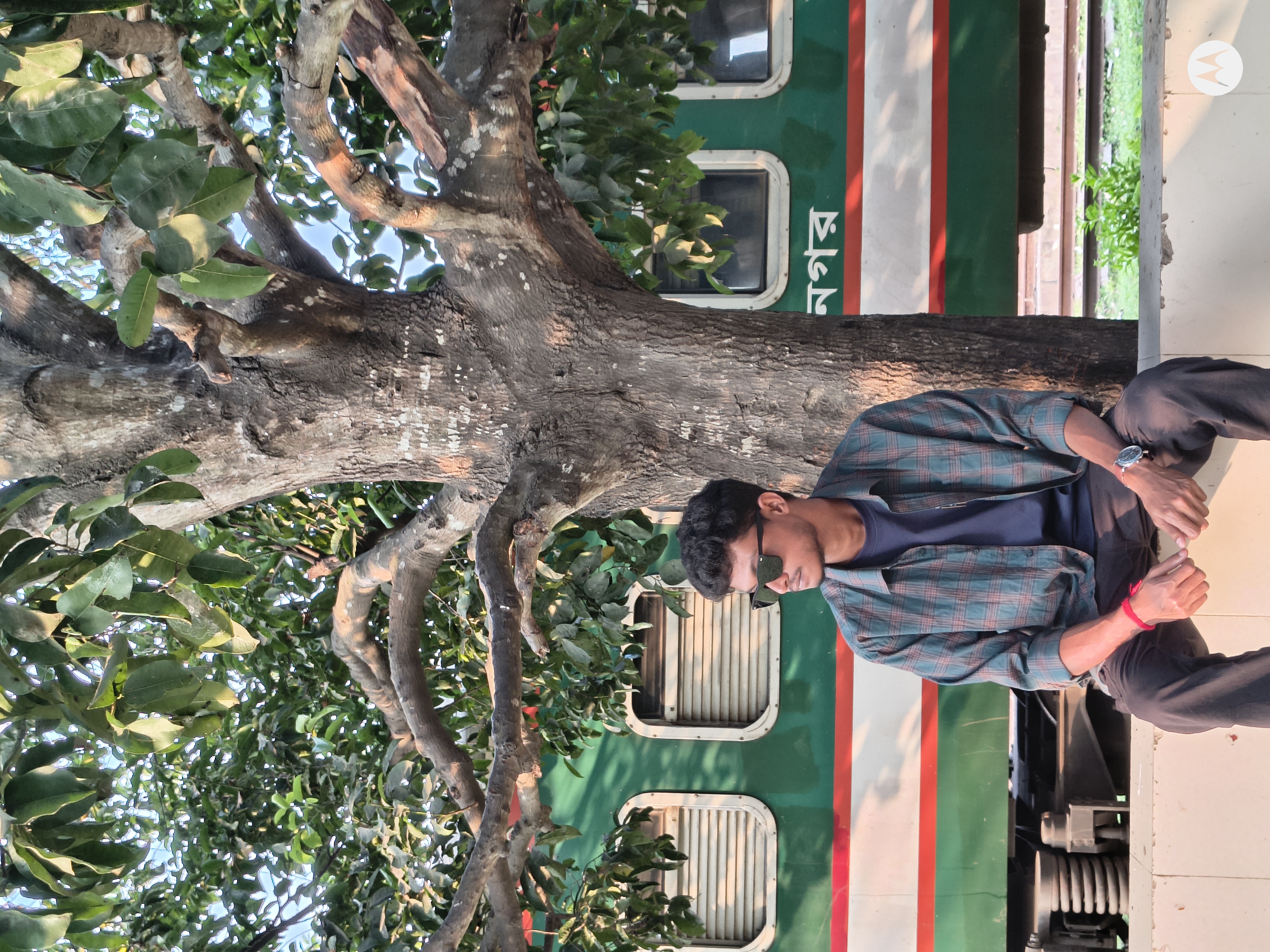 খুলনা রেলস্টেশনে