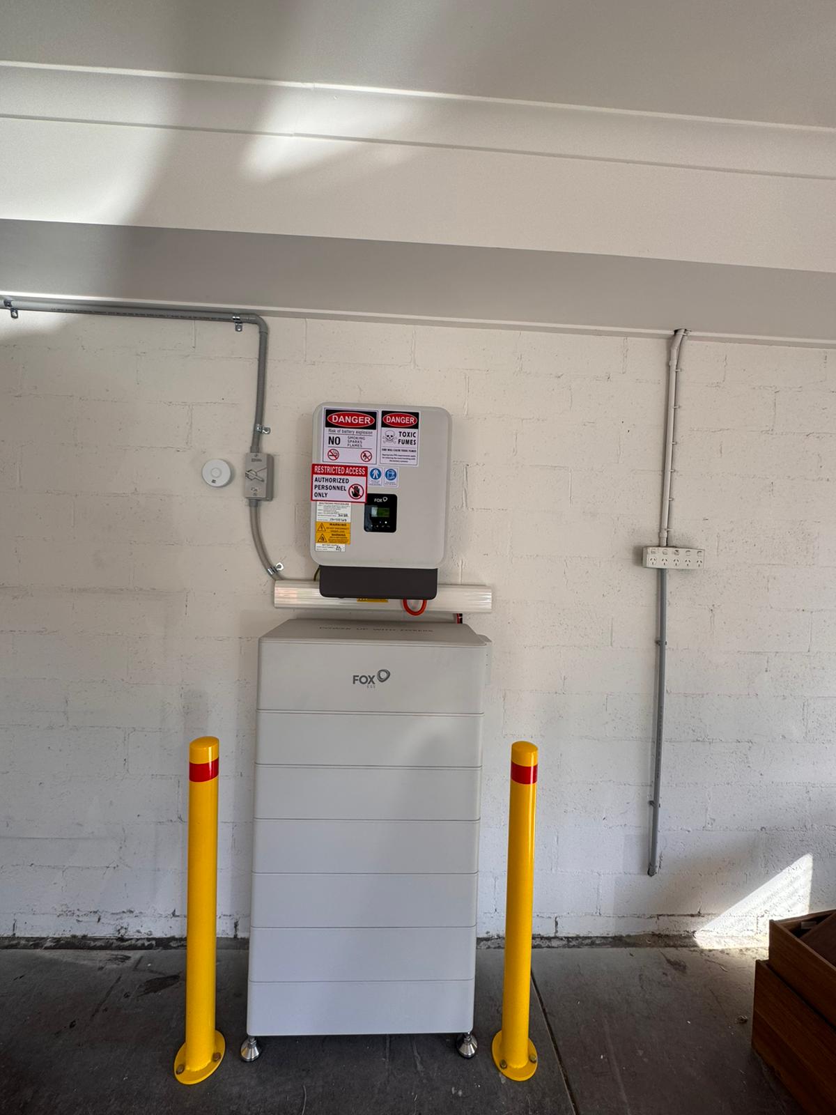 Amos Green Energy solar battery installation