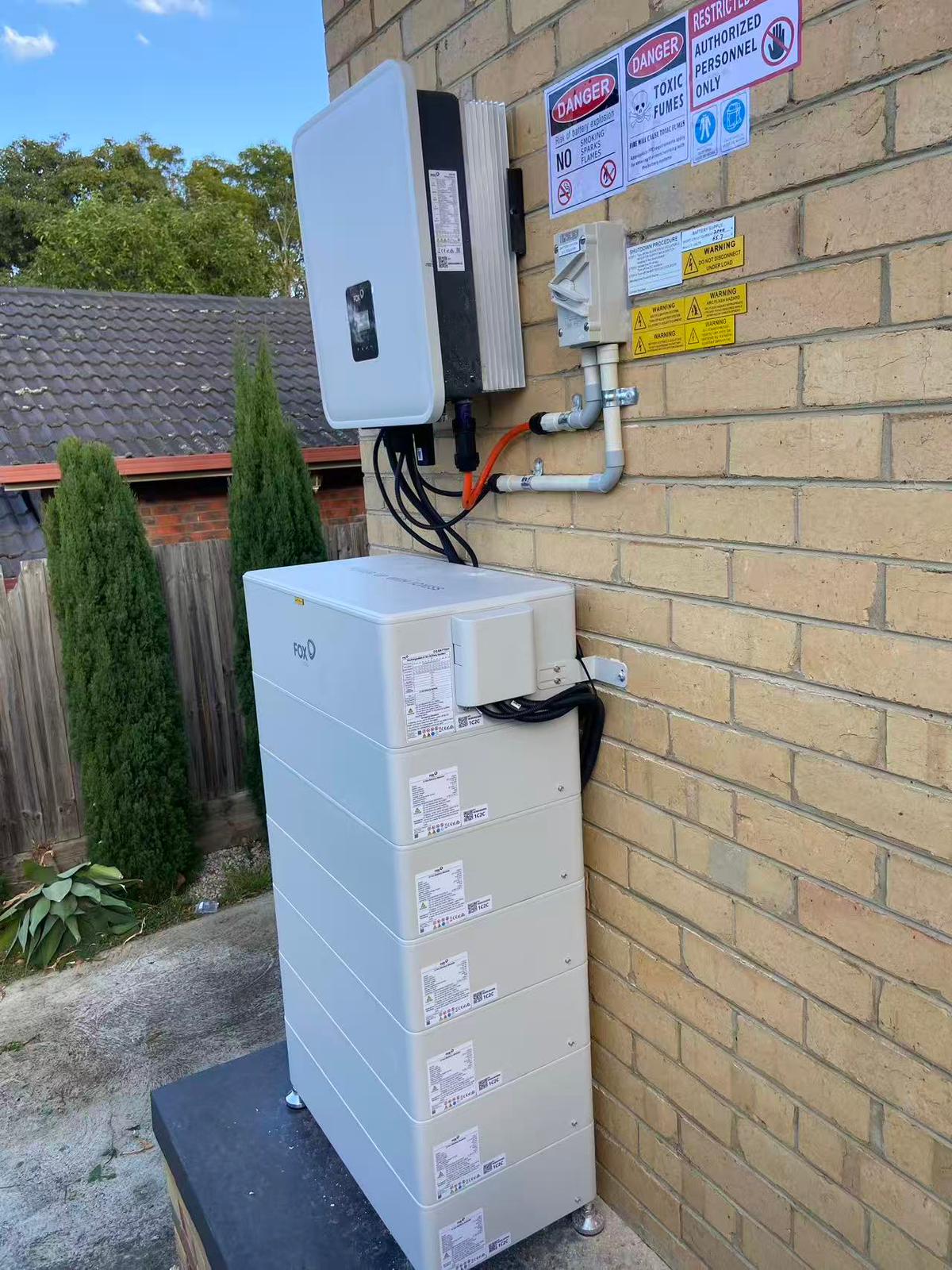 Amos Green Energy solar battery installation