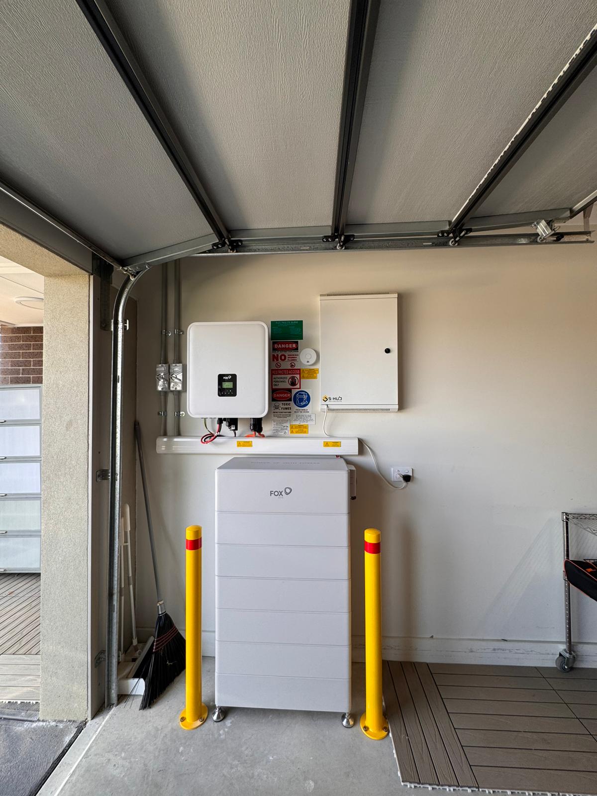 Amos Green Energy solar battery installation