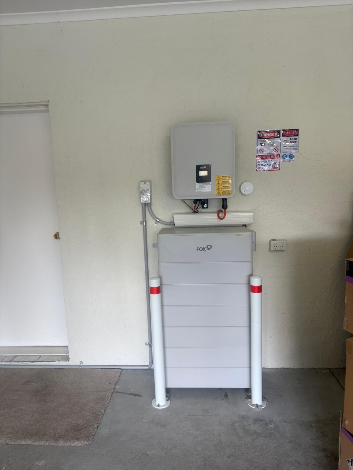 Amos Green Energy solar battery installation