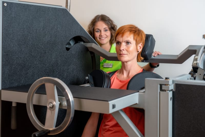Ganzheitliches Wirbelsäulentraining an der MedX CE bei Gerber Training Bochum