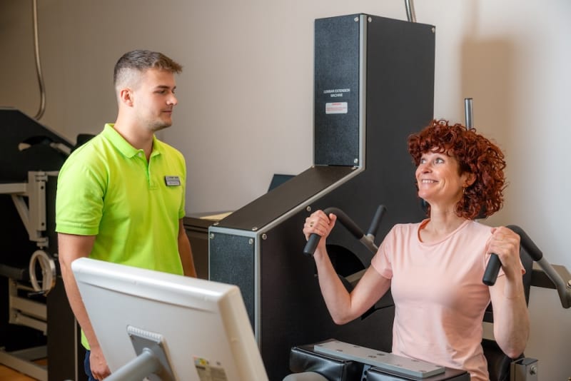 Krafttraining bei Ischias-Beschwerden an der MedX LE bei Gerber Training Bochum