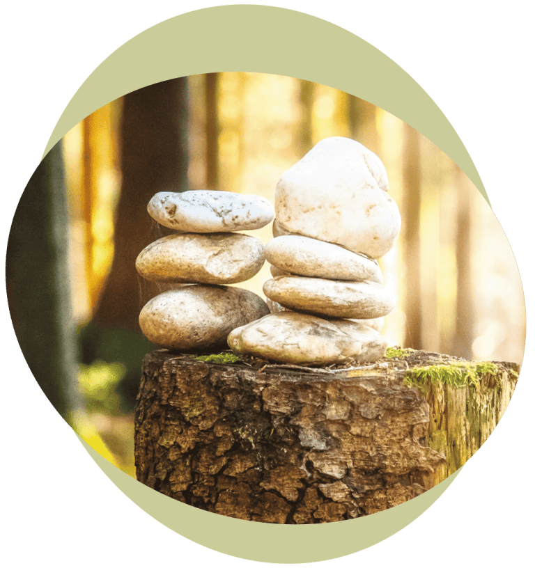 Steinstapel – Symbol für Balance und Harmonie | Praxis Diana Neumaier Landshut