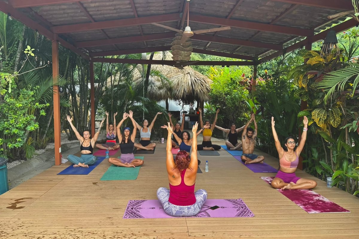 Yoga postural y respiración consciente 