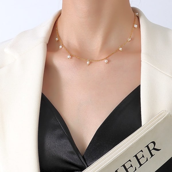 elegant necklace
