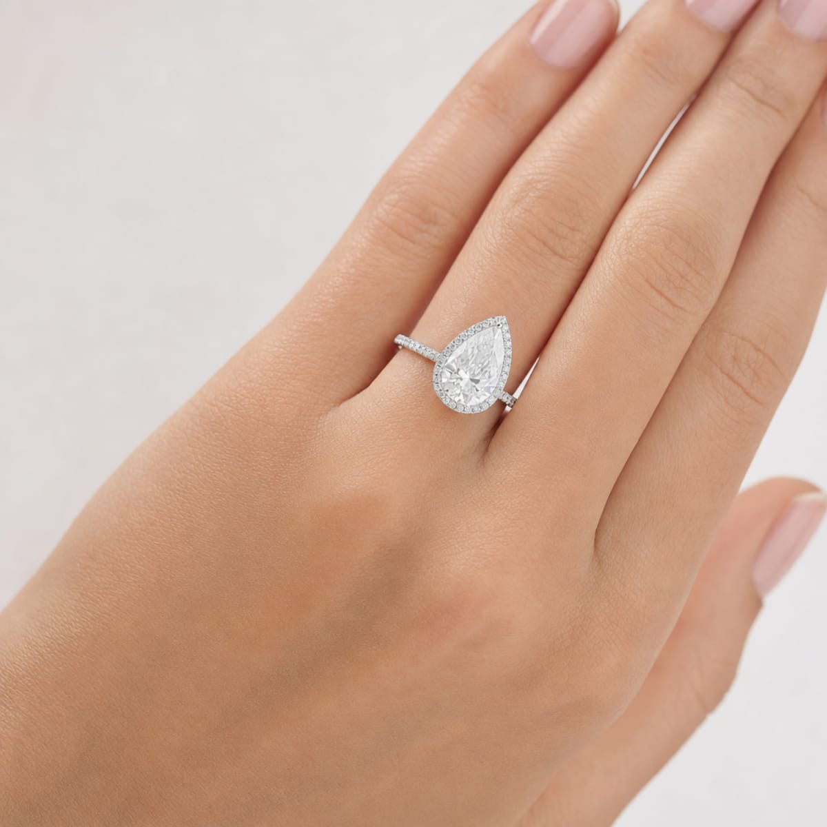 Platinum Halo Pear Shaped — lifestyle detail