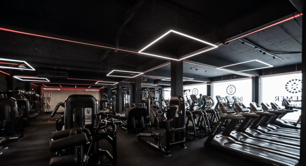 aay6tvcdwnmjuei0zdzc - Hero Foto Bezemer Fitness Alphen aan den Rijn 1