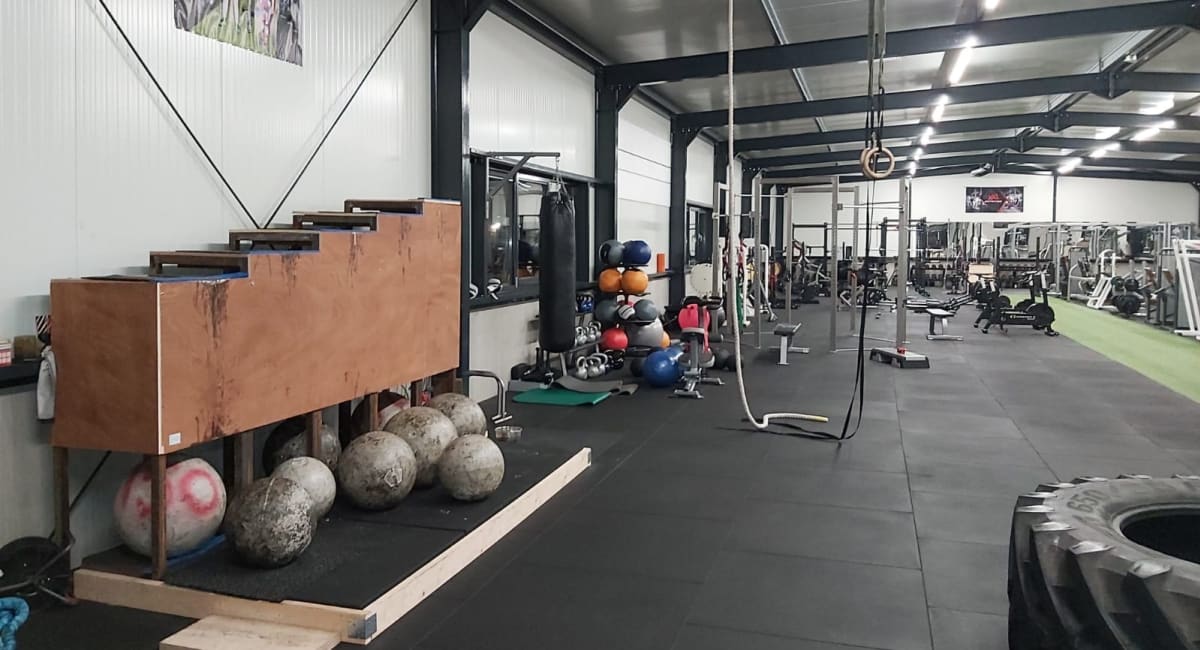 hy8n1lnslqhkplfkstir - Hero Foto Power Workout Gym Wezep 0
