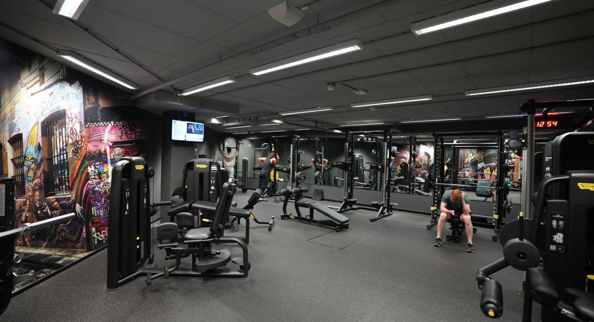 ks5uxa1jolm4e1g2wmsp - Hero Foto Jetts Leiden 24/7 Fitness 0