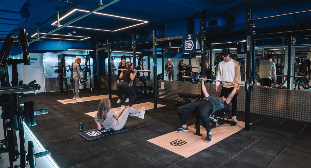 vdkio7btqg4e37yjm4n4 - Hero Foto GymKing Alphen aan den Rijn Alphen aan den Rijn 2