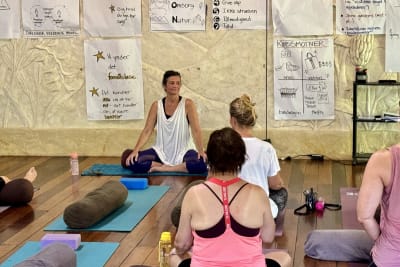 Yogal�rer KRON� (uddannelse)