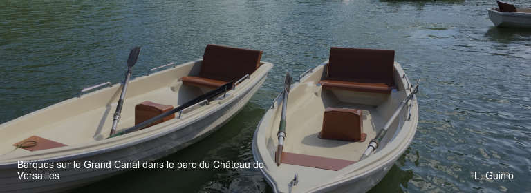 Barques sur le Grand Canal dans le parc du Château de Versailles