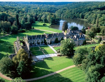 Vue aérienne de l'Abbaye des Vaux de Cernay