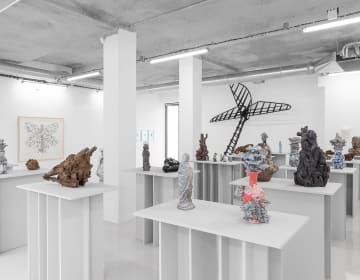 Vue d’exposition. Christian Gonzenbach, Remplir le vide. Galerie Sator - Komunuma, 2019.