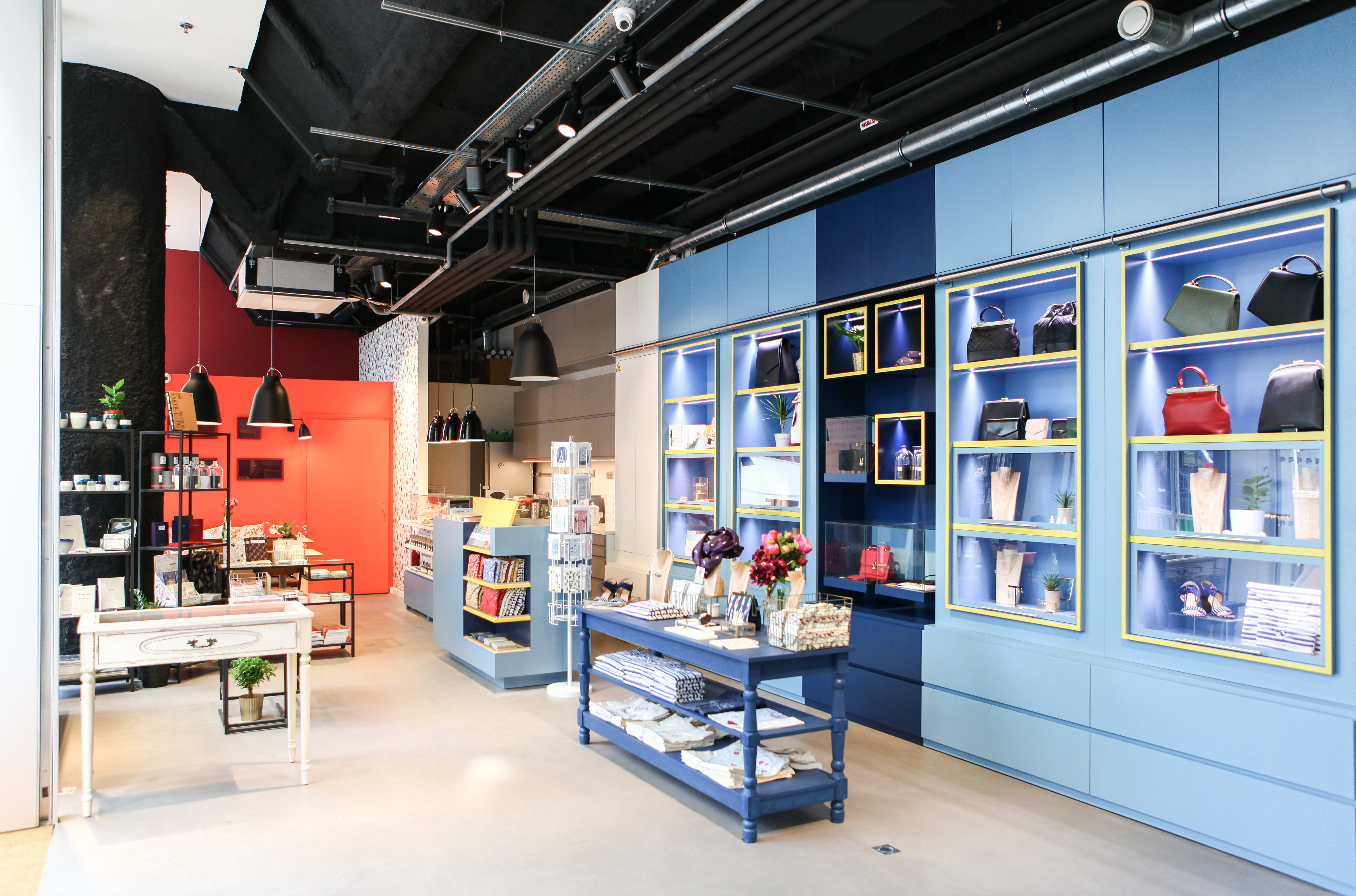 Boutique Sept-Cinq%252C Paris%252C 2016.