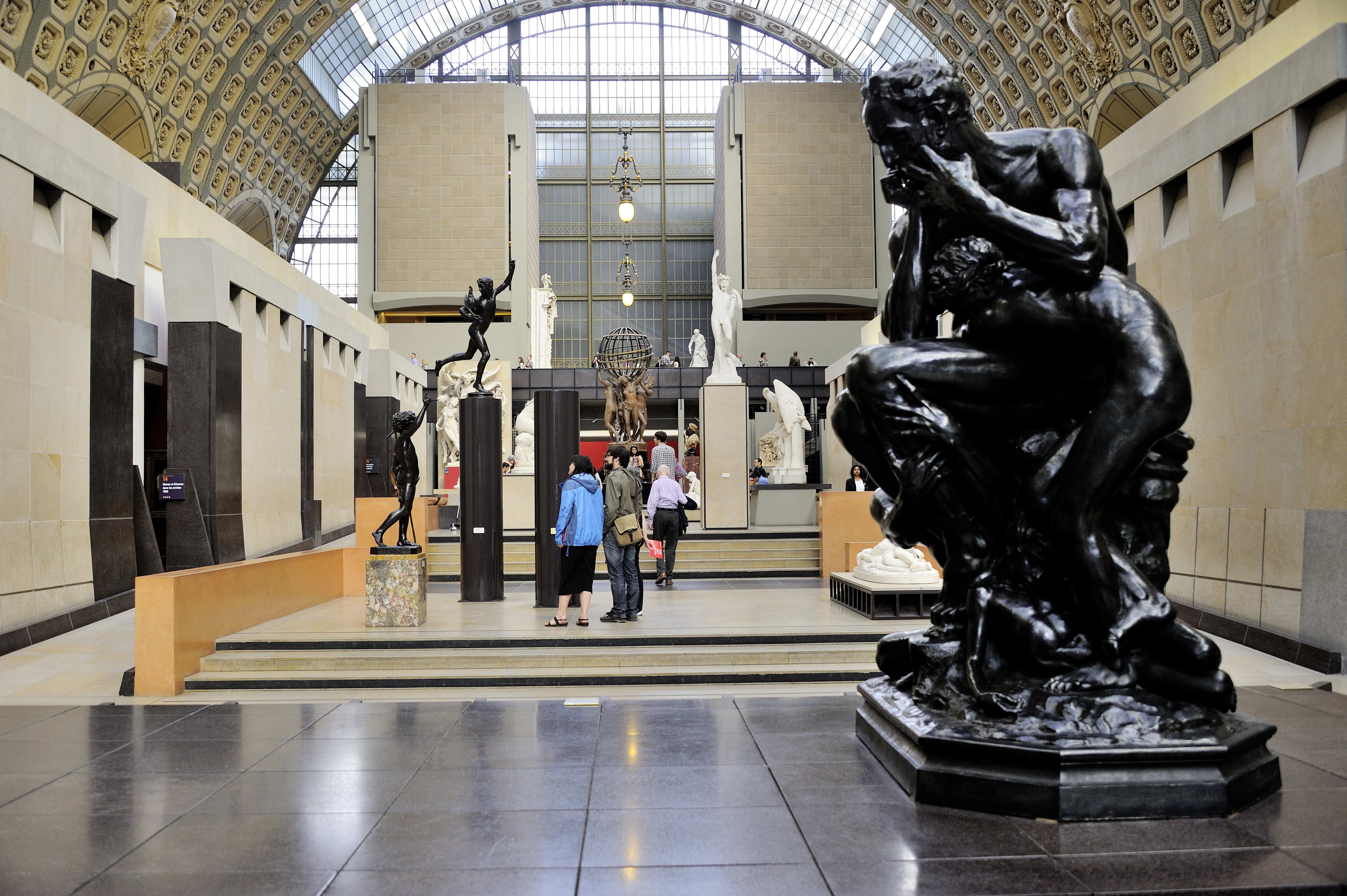 Musée d'Orsay%252C sculpture de Rodin en 1er plan%252C Paris 2015.