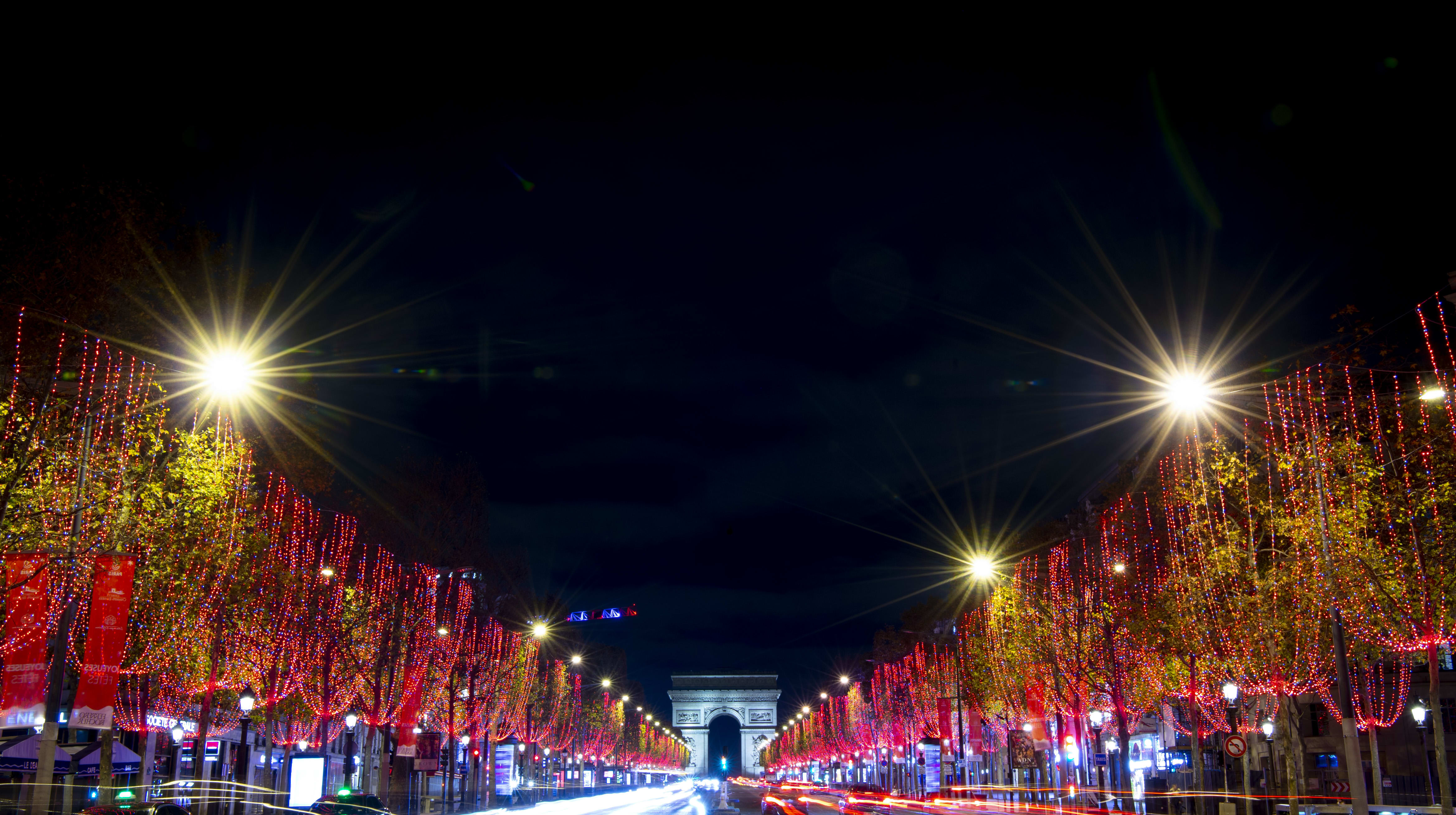 Champs Elysees Christmas Lightnings