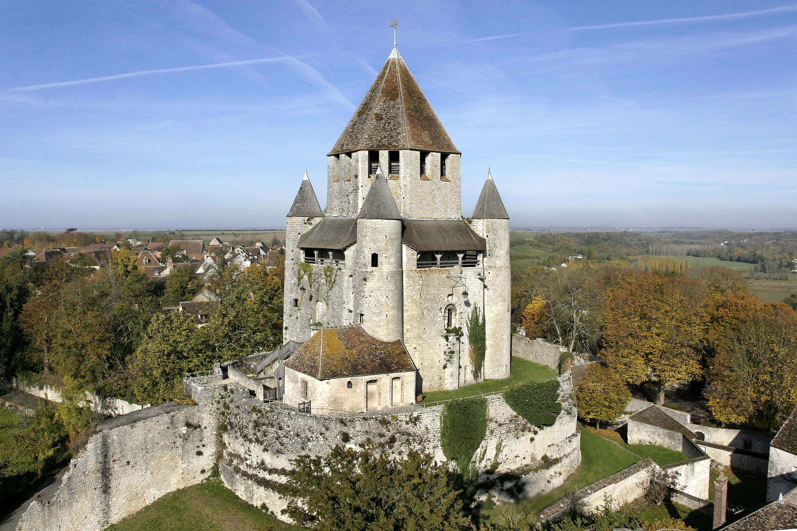 Provins tour César