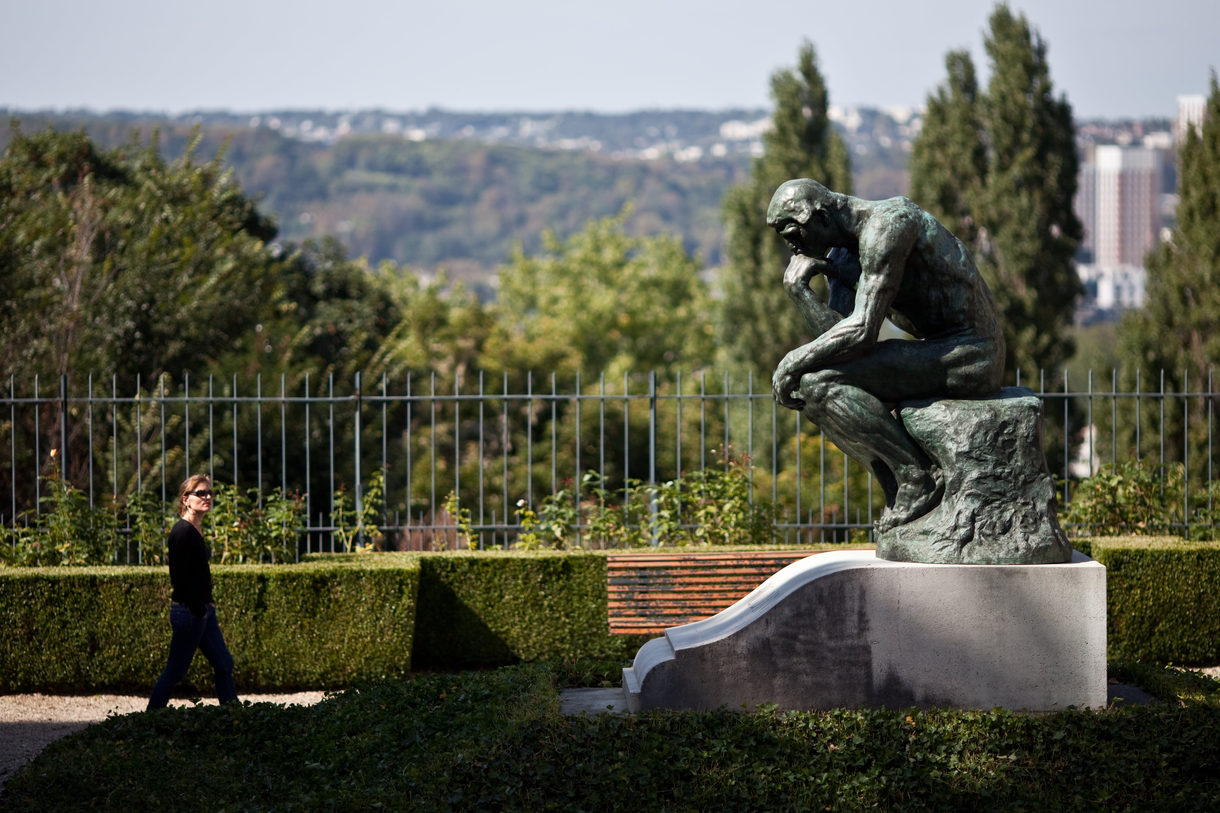 Musée Rodin Meudon. Le Penseur sur la tombe de Rodin.