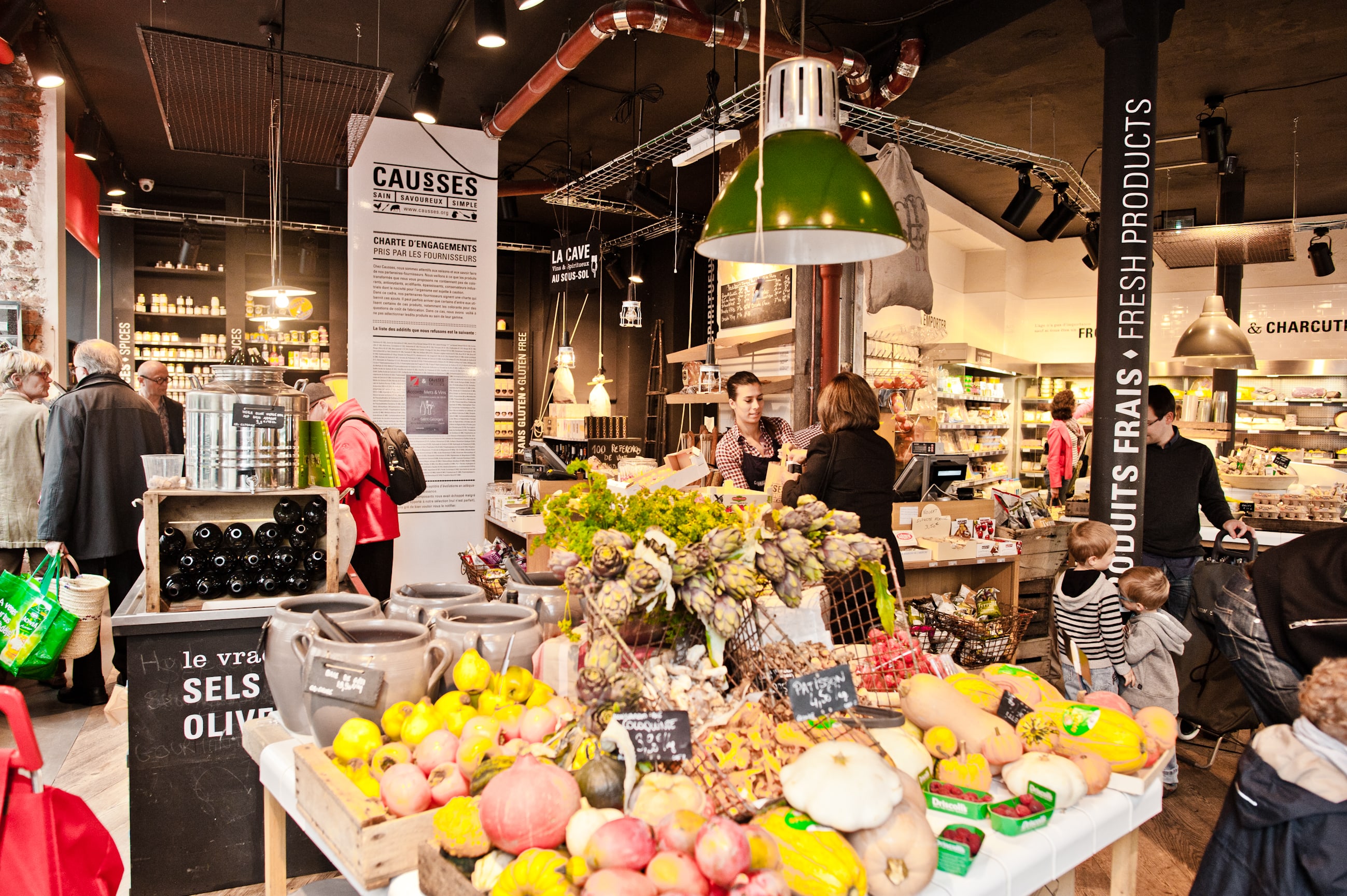 Causses%252C alimentation générale%252C étalages de légumes%252C Paris 2012.