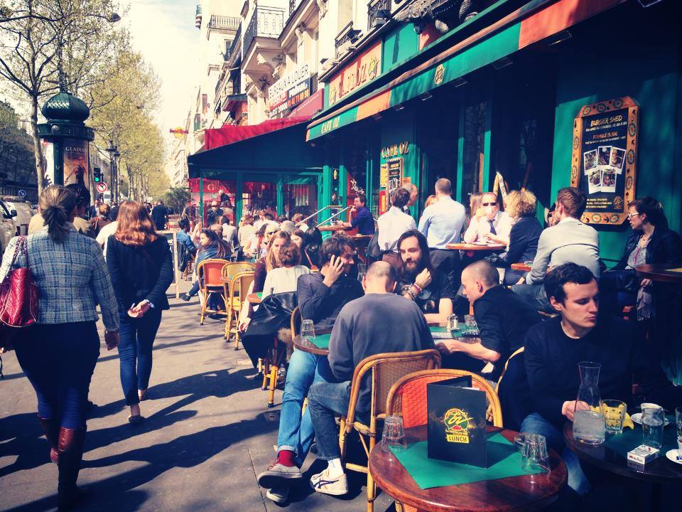 Café OZ Grands Boulevards%252C terrasse%252C Paris.