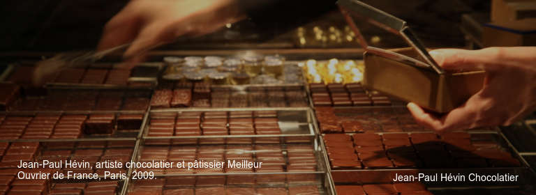 Jean-Paul Hévin, artiste chocolatier et pâtissier Meilleur Ouvrier de France, Paris, 2009.
