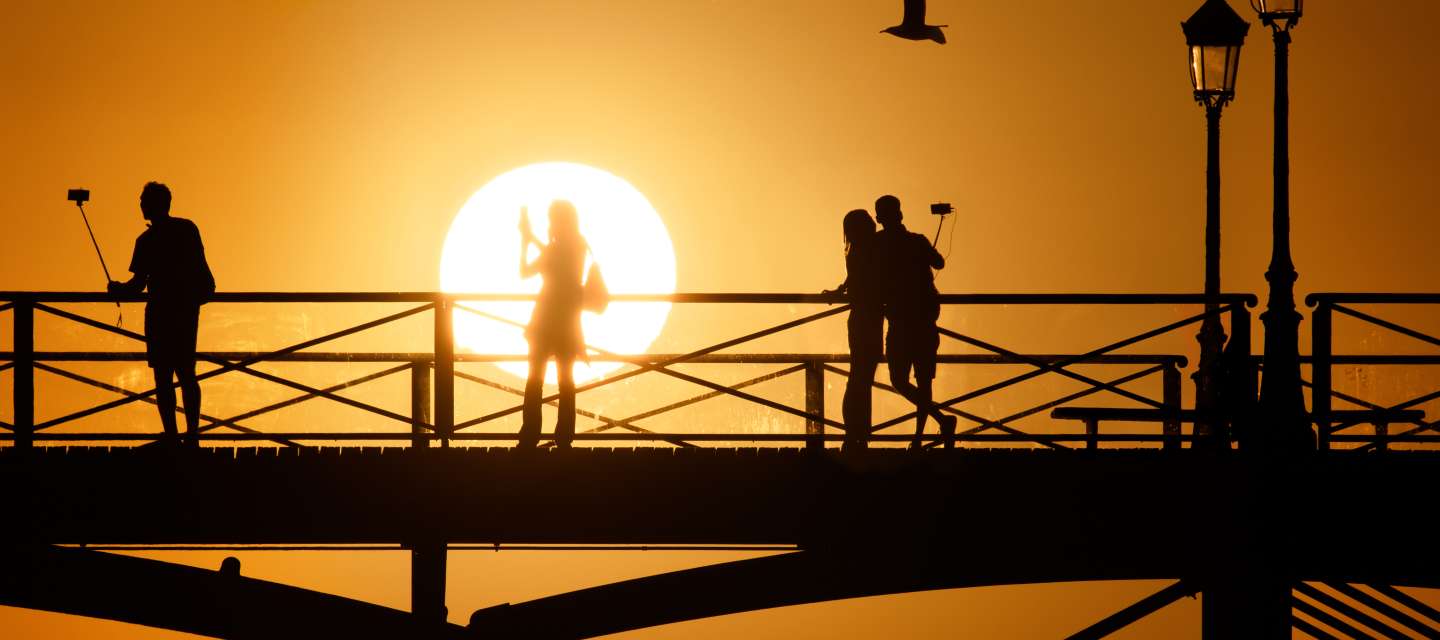 Pont des Arts au coucher de soleil, Paris 2017.