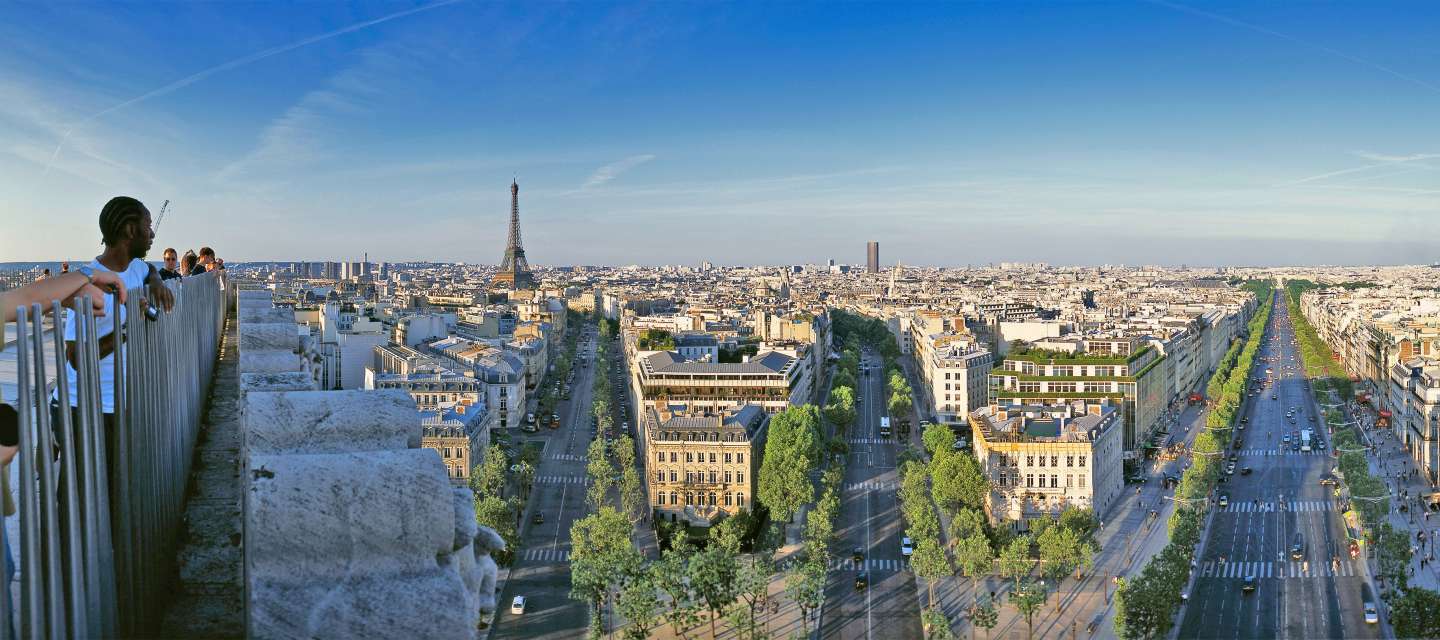 Vue panoramique de Paris depuis la terrasse de l'Arc de triomphe de l'Étoile