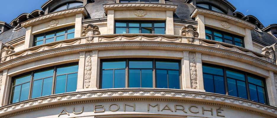 Haut de la façade du Bon Marché