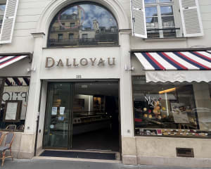 Devanture la pâtisserie Dalloyau Faubourg, Paris
