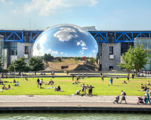 Promeneurs au Parc de la Villette