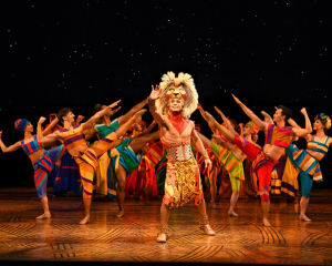 Spectacle le Roi Lion, artistes sur scène