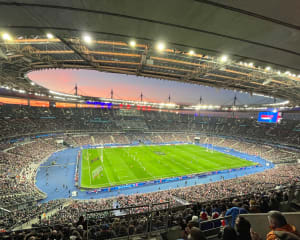 Stade de France depuis les gradins pendant un match de rugby