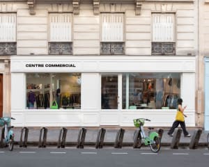 Vitrine du magasin Centre Commercial