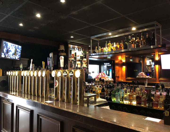 Temple Rock Tavern bar, Paris