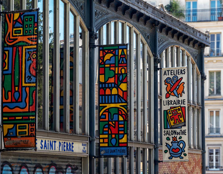 Extérieur de la Halle Saint Pierre