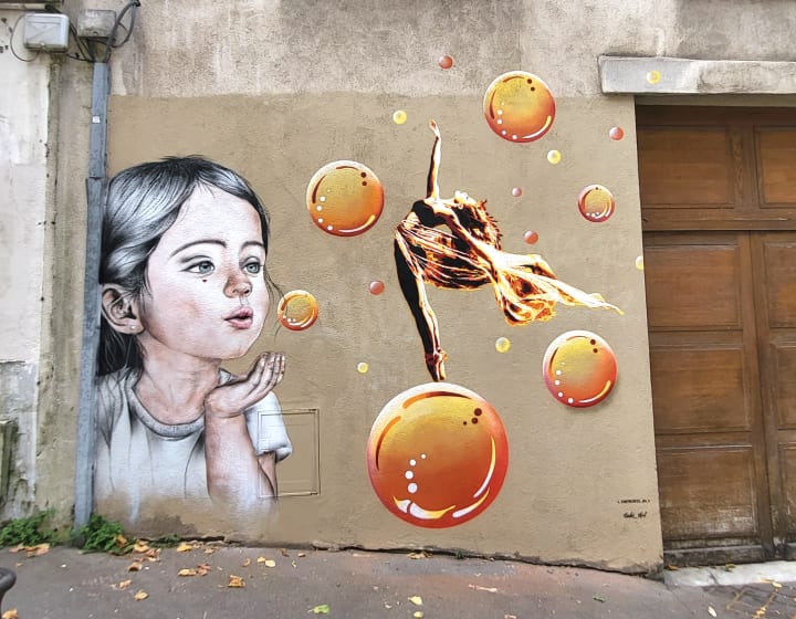 Œuvre de Street Art Les Bulles de Valérie de Aubi_Art et L'Empreinte-Jo_V à La Butte aux Cailles