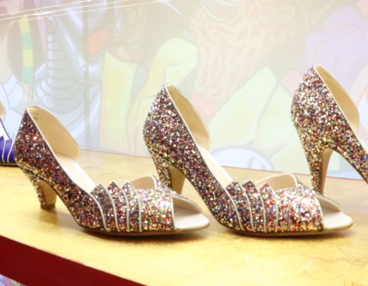 Escarpins exposés en magasin