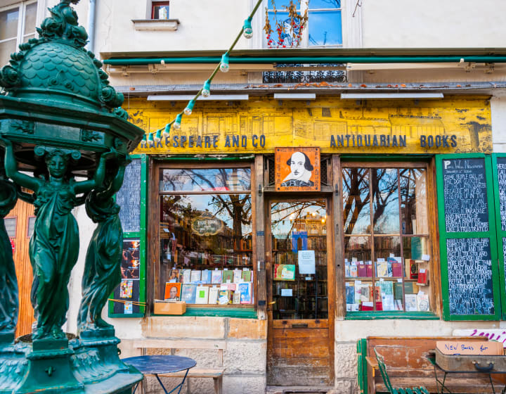 Devanture de la librairie Shakespeare &amp; Co
