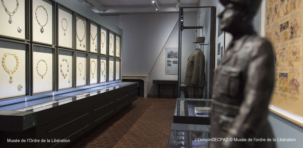 https://res.cloudinary.com/du5jifpgg/image/upload/t_w1020_landscape/c_fit,w_500,g_south_east,l_text:Arial_14:J.Lempin%c2%a9ECPAD%20%c2%a9%20Mus%c3%a9e%20de%20l%e2%80%99ordre%20de%20la%20Lib%c3%a9ration,co_rgb:ffffff,x_25,y_20/c_fit,w_500,g_south_west,l_text:Arial_14:Mus%c3%a9e%20de%20l%e2%80%99Ordre%20de%20la%20Lib%c3%a9ration,co_rgb:ffffff,x_25,y_20,q_auto,f_auto/Parcours%2Fth%C3%A9matiques%2FSur%20les%20traces%20du%20G%C3%A9n%C3%A9ral%20de%20Gaulle%20%C3%A0%20Paris%20R%C3%A9gion%2FMusee_Ordre_Liberation_bis.jpg