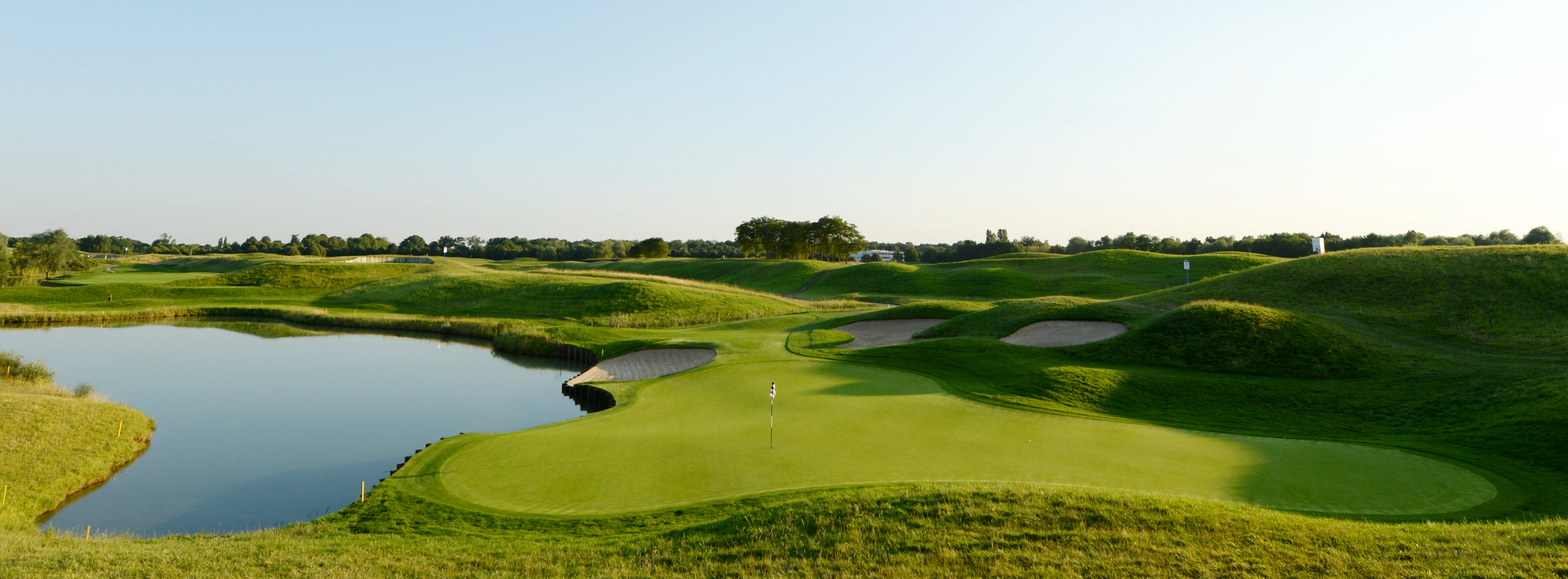 Trou n°16 au Golf National Le Golf National - Millereau - KMS