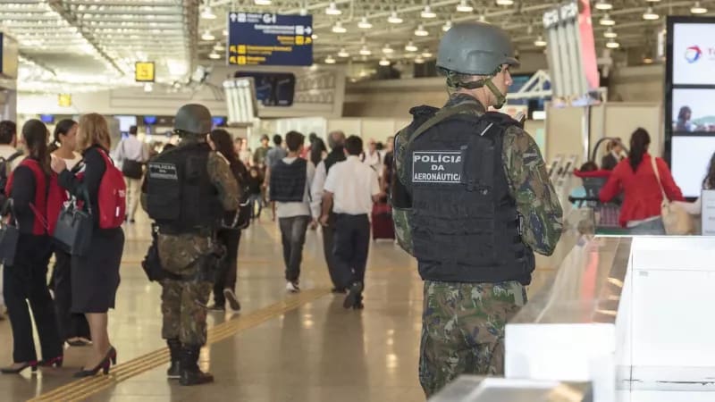 Lula militariza principales puertos y aeropuertos de Brasil