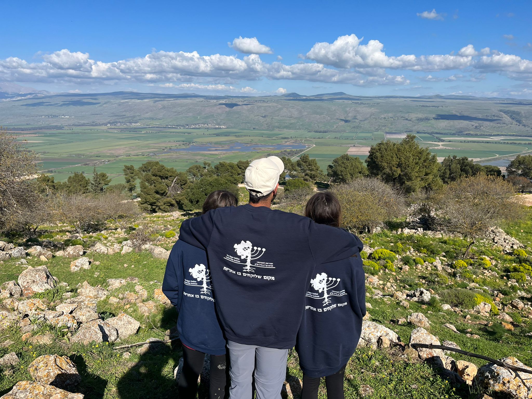 Three Mechina participants looking at the Israel view.