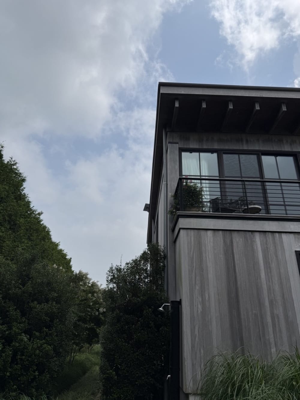 Starlink installation detail for reliable internet planning in the Hamptons