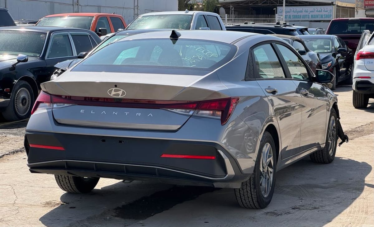 2024 HYUNDAI Elantra - Image 1