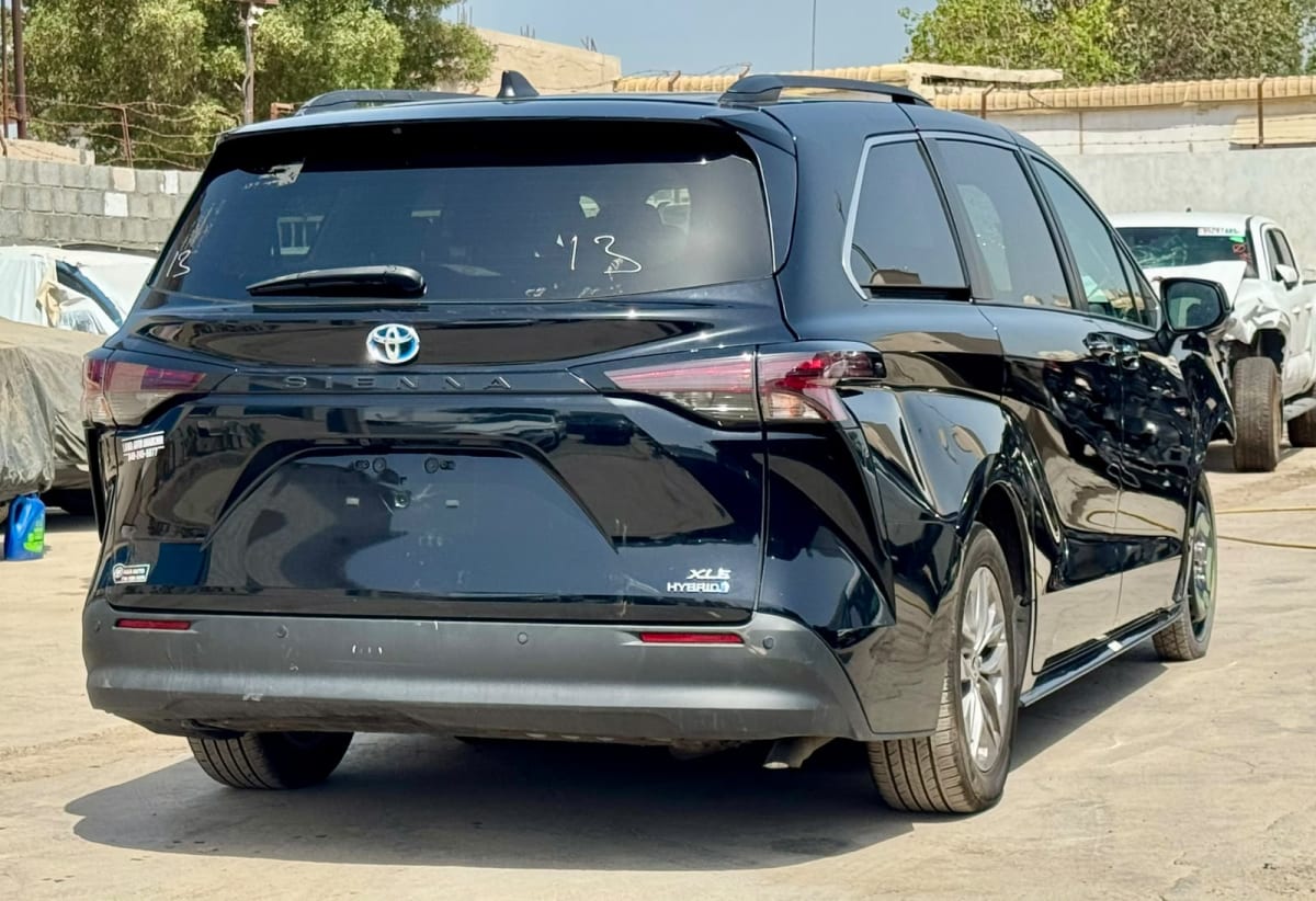 2023 TOYOTA Sienna - Photo 2
