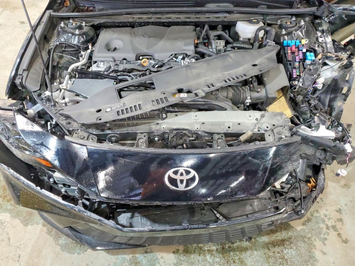 2025 TOYOTA Camry - Photo 11