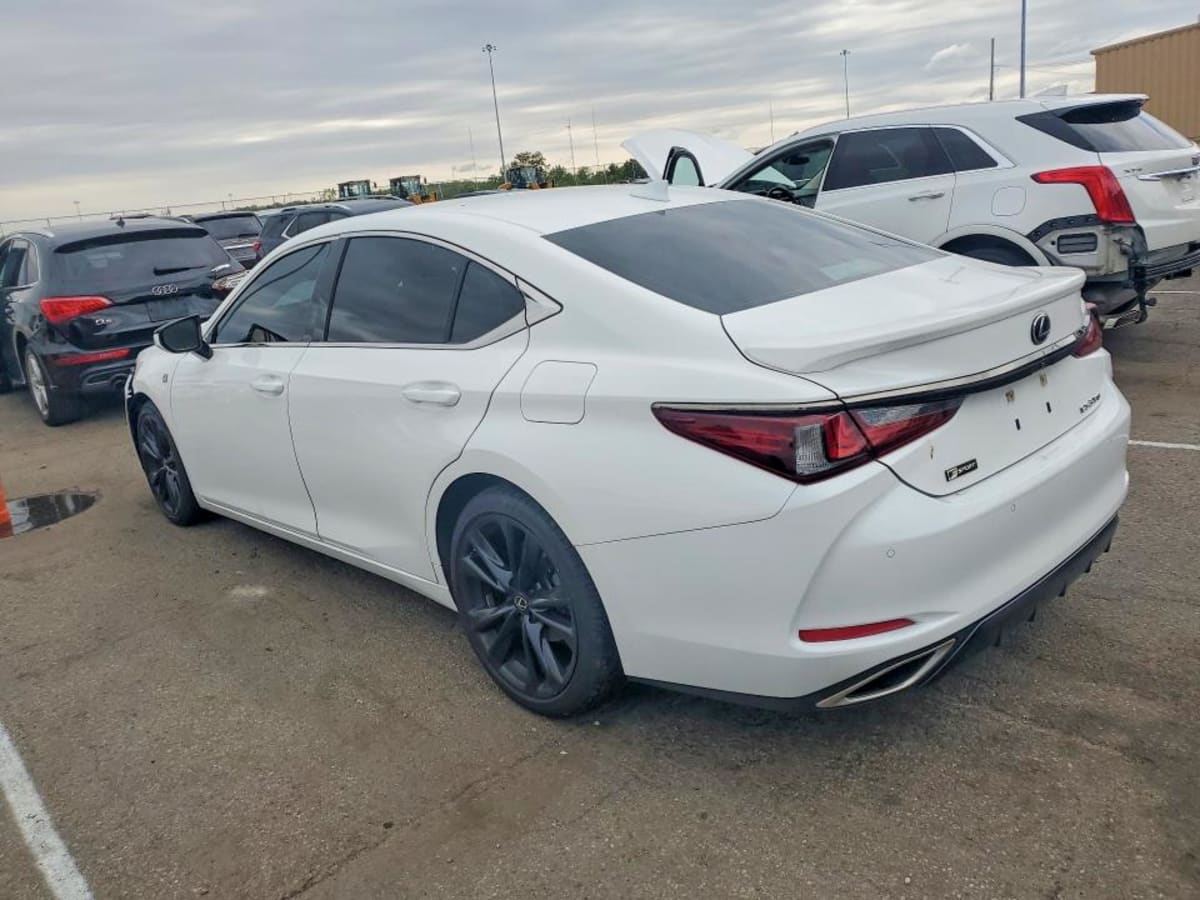 2022 LEXUS ES - Image 1