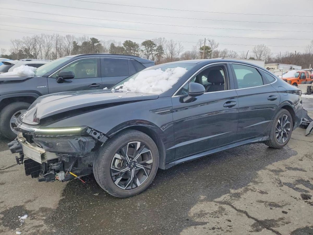 2025 HYUNDAI Sonata - Image 1